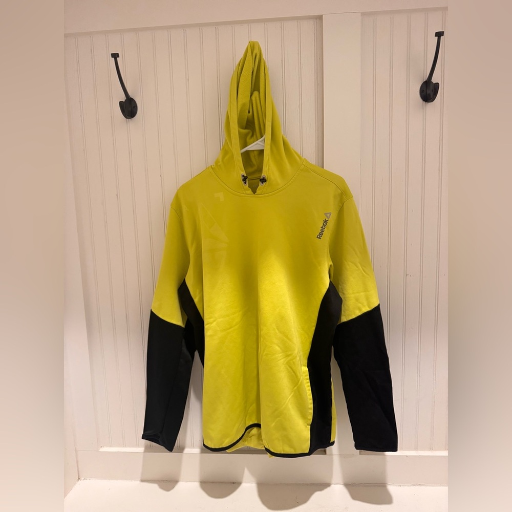 Reebok Men’s Yellow and Black Hoodie in XL